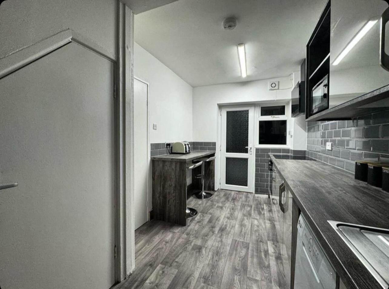 Noormak Nights Apartment Birmingham Bagian luar foto
