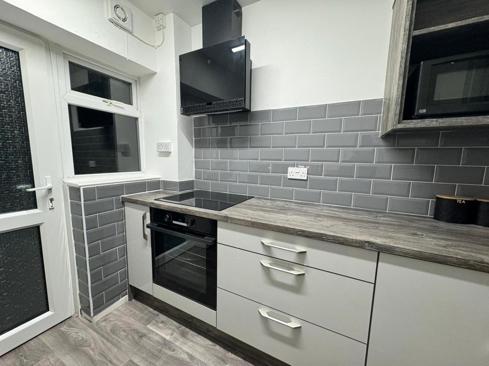 Noormak Nights Apartment Birmingham Bagian luar foto